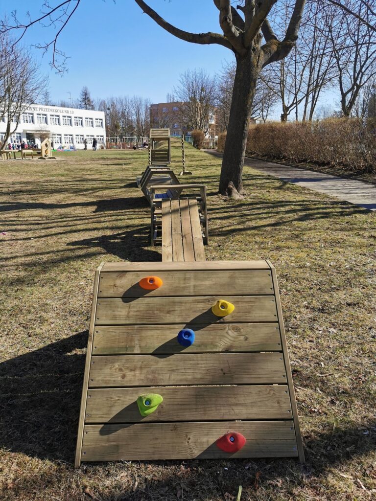 drewniane elementy Outdoorowego Placu Zabaw